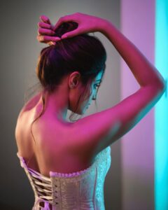 Asmita Sood Instagram - 🧚🏻‍♀️
.
.
.
📸 : @narenballarphotography 
💄: @harshpawar_makeupacademy18 
👱‍♀️: @hairstorybyreshma 
🏢 : @sofitelmumbaibkc 
#testshoot #lights #play #ootd #asmitten