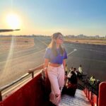 Asmita Sood Instagram - Soaring in sunsets 🌅 #flights #sunsets #goldenhour #justme #traveldiaries