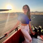 Asmita Sood Instagram - Soaring in sunsets 🌅 #flights #sunsets #goldenhour #justme #traveldiaries