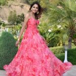 Asmita Sood Instagram - Let’s live like flowers, wild and beautiful, and drenched in the sun. 🌺 Wearing : @anitadongre Jewellery : @aquamarine_jewellery #summerbloom #lifelately #ootd #asmitten #lavieenrose