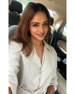 Asmita Sood Instagram - Some self(ie) love 😋 .. #delhidiaries #dayout #selfiesunday