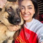 Avantika Mishra Instagram - So fur-ocious! Had to give him endless belly rubs to get these pictures. @rumi.mish ❤️😅 . . #GermanShepherd #HatesTakingPictures