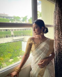 Avika Gor Instagram - #happyindependenceday 🧡🤍💚

Celebrations at #HoChiMinhCity in #Vietnam with all the Indian’s and vietnamese delegates . What a proud moment.

Stylist @reshma_stylist 
Jewellery @kushalsfashionjewellery 
Saree @real_weaverstory