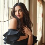 Avika Gor Instagram - #SuccessParty for #1920horrorsoftheheart Thank you all for making it a success!! 💃🏻 🙏🏻 @mukeshvyas @studiosnapster @jaanvimandhani @harshad_hairstylist @urbanic_in