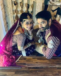 Ayesha Singh Instagram - Couple of failed attempts at posing but we ended up laughing at it🤭♥️🥰🙈. 📸 @richardanilmacwan 🥰🙏🏻 @rohityadav0o 🥰🙏🏻