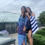 Barkha Bisht Sengupta Instagram - 💃Makeba with my bestie 😍 @barkhasengupta Loc : @fairfieldbymarriottmumbai #fun #dance #trending #trendingreels #trendingsongs #bestie #chilling #makeba #instalike #fairfieldbymarriott #love