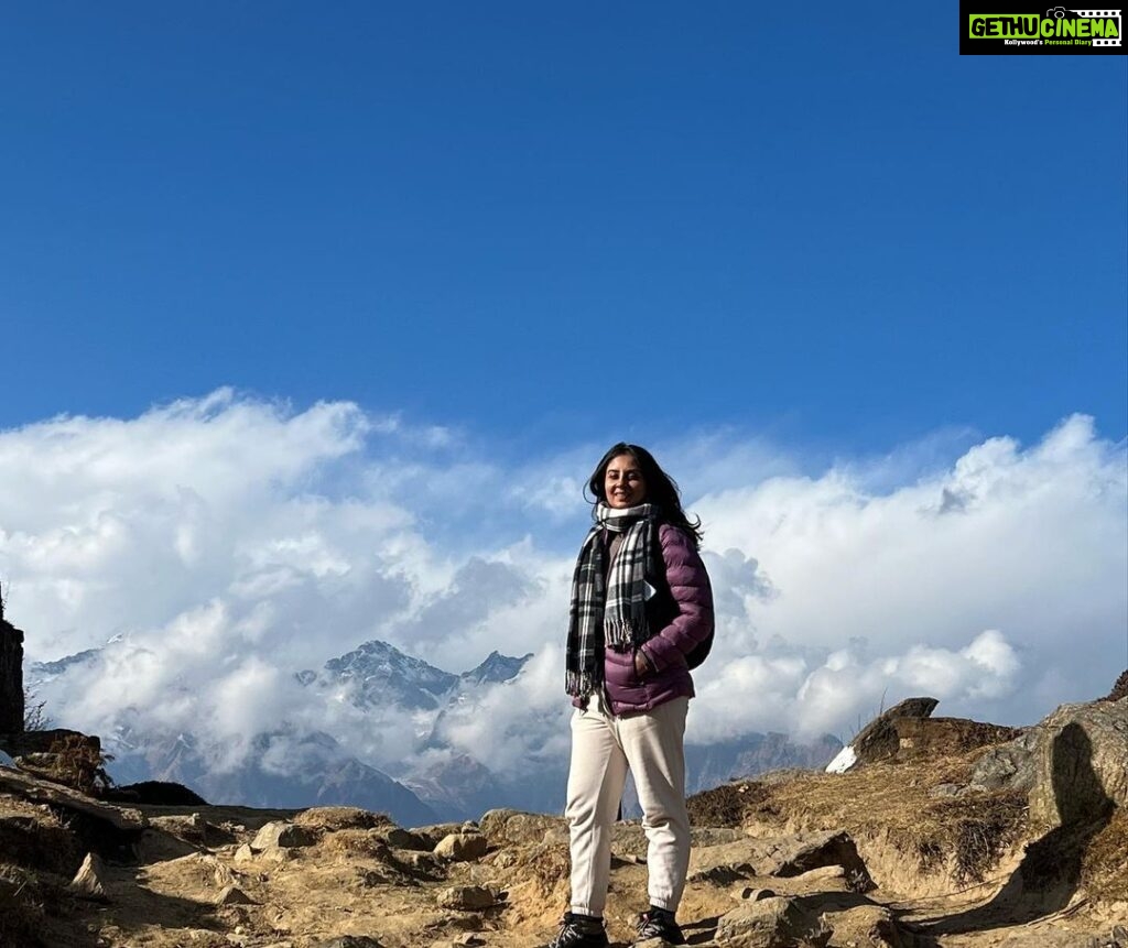 Bhanushree Mehra Instagram - That’s just me with a pretty backdrop ! . . . . #auliuttarakhand #auliskiresort #auli Auli, Uttrakhand, India