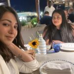 Catherine Tresa Instagram - Good hair day + golden hour = Happy Holidays!🌻 #thattimeoftheyear #happyholidays #chillmodeon #mebeingme Rixos Premium Dubai JBR