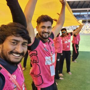 Chandan Kumar Instagram - ಜೈ! ಭಾರತ ಜನನಿಯ ತನುಜಾತೆ,. ಜಯ ಹೇ ಕರ್ನಾಟಕ ಮಾತೆ! 
ನಮಗೆ ಹೆಮ್ಮೆಯ ಕ್ಷಣಗಳು.. ❤️❤️
#KCC
#LAUNCH