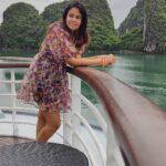 Chandini Tamilarasan Instagram - The best way to spend a holiday is to laugh, love, and create beautiful memories 😍 Travel partner @nanda_offl 😘😘 #paradiseelegancecruise #halongbay #halongbaycruise #halongbayvietnam #chandinitamilarasan #chandini Halong bay Vietnam
