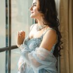 Debattama Saha Instagram - This Cindrella could wear any shoe, but she does wait to choose the perfect pair 💎 . Shot and Edited by- @anirbandas1622 @amit_dey_photography . . . #instagood #instapic #instagram