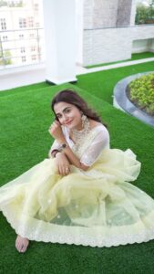 Debattama Saha Instagram - Everybody Sing Soni Soni Aaja Maahi Vey 💕 🎶
Shot and Edited by- @anirbandas1622
@amit_dey_photography .
.
.
.
.
#weddingreels #haldiceremony #bestfriendswedding #dance #happy #InstaMusic #instareel #instagramers #instagram
