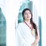 Debina Bonnerjee Instagram - Humming 🙂 . . . #reels