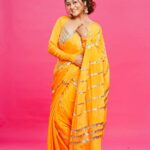 Falaq Naaz Instagram - When an Indian girl wears a saree the world stops to admire her grace!💛 Styled by: @__snehasharma___ Photographer: @munnasphotography Outfit : @muskann_kapadiaa Outfit PR : @juhi_chiraniya @twotap_social Jewellery: @the_jewel_gallery Make-up : @ansarireshma_makeup Hair : @makeoverbysejalthakkar @officialjiocinema @endemolshineind #falaqnaazz #falaqforthewin #bbqueenfalaq #trending #biggbossott2 #biggboss #womaniya