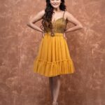 Falaq Naaz Instagram - A perfect blend of inner goodness and external elegance! 💛🌟 Styled by: @__snehasharma___ Outfit - @elibittonofficial Headband - @labelpoojarohra Photographer: @kaisar_alam_1 Make-up : @ansarireshma_makeup Hair: @makeoverbysejalthakkar #womaniya #falaqnaaz #falaqnaazz #bbott2 #falaqkifauj #newbeginnings