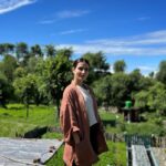 Fatima Sana Shaikh Instagram - Have never experienced bir like this. Highly recommend @the_jungalow_bir (this is not an ad) But genuinely really enjoyed staying here. With the stream being just next to the house and the house being an extension of the nature made it even more special. Wish I could stay there for longer!!. FYI! best South Indian restaurant walking distance from the stay. @avva_cafe_bir If you go to bir, then you must go there. :) The Jungalow