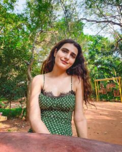 Fatima Sana Shaikh Instagram - Random bunch of selfies while I was at @adishaktitheatre 
:)