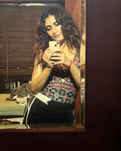 Fatima Sana Shaikh Instagram - Random bunch of selfies while I was at @adishaktitheatre 
:)