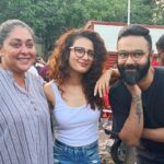 Fatima Sana Shaikh Instagram - Its a wrap for #sambahadur But I am so happy that I got to work with @vickykaushal09 @meghnagulzar and @sanyamalhotra_ again. @meghnagulzar you are such an incredible director and such an inspiration. Thank you for being so authentically you and your passion and clarity of what you want to make, made me want to work harder. Thank you. @vickykaushal09 dost, tum kitne ache actor ho!!!! How can you be so good! And so calm and also a acha aadmi. So glad that I got to work with you! ❤️ @sanyamalhotra_ shishter, kya hi Bolna tumhaare baare main. Another film together. And another film where you'll shine like you always do. Star ❤️ @maharrshshah friend!!! Silent supporter 🤗🤗🤗 thank you for existing. You still have to give me some books and I have to send you some.
