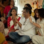 Fatima Sana Shaikh Instagram - Shagun ke 101 rupaye film shuru hone se pehle and what a better day than Saraswati puja. @anuragbasuofficial #metroinndino Was so lucky to have @tarunchouhan_ph to capture these lovely moments. Thanks dost.