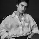 Fatima Sana Shaikh Instagram - Here’s looking at you, kid. - Casablanca Photo @dieppj Hair @paloshell Make up @dhwanidave18 Stylist @its_mariyamm Trousers:- @self__cntrd Jewellery:- @shoplune #blackandwhite #bwphotography #blackandwhiteportrait #bnwseries