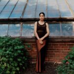 Freida Pinto Instagram - Could not be more ready for fall… @marieclaireuk TEAM MAKE-UP: @naokoscintu HAIR: @dayaruci NAILS: @emilyroselansley STYLIST: @nikhilmansata PHOTOGRAPHER: @ashishisshah EDITOR IN CHIEF: @andreacanwrite SHOOT/ FILM DIRECTOR: @lisaoxenham WORDS: @emilycro PRODUCER: @grace.warn ART EDITOR: @anaospinatejeiro CHIEF SUB EDITOR: @nicolamoyne PHOTO ASSISTANT: @edwardemberson PHOTO ASSISTANT: @wall_de_flower FASHION ASSISTANT: @roshnisukhlecha MAKEUP ASSISTANT: @rachaelthomasmakeup LOCATION: @chelsea_physic_garden London, Unιted Kingdom