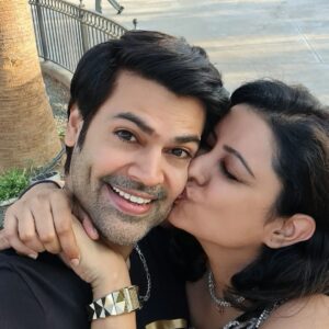 Ganesh Venkatraman Instagram - The best gift that u can give ur family & ur loved ones is not your money, name, fame etc but that u r a fully evolved human being.... being around you every moment is a Joyful experience ❤❤

#notetoself📝
#gentlereminder
#lifelessons
#withmyangel
#weareexpecting 
#daddytobe
#mentallypregnant
#lovelifelaughter
@prettysunshine28
