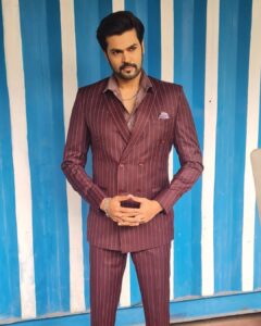 Ganesh Venkatraman Instagram - Thank you nanbas & nanbis for the love for #varisu ❤❤
I am Overwhelmed by the ourpouring of love from #thalapathy fans all across the globe and lovers of cinema. 
Feel truly blessed to be a part of #Varisu.
Playing 'Mukesh' was an amazing experience for me especially to be sharing screen space with my favorite #vijay sir. Everyday Seeing him come to sets with his electric energy- rehearsing the scenes, improvising during the staging process and then finally transforming every scene to another level in the final take was the biggest learning experience for me as as actor, more so bcos i could see first hand the commitment that Vijay Anna has towards his audience. And now seeing peoples reactions to those very same scenes in theatres- clapping, howling, rolling in laughter makes me love Cinema even more ❤
His Humility, simplicity and the personal bonds he creates with people around him is a life lesson i will cherish forever.

Thank u Vamsi sir for creating a unique world. For being a true 'family man' in Real life too, cos everyday of shooting u treated all of us like ur family. Working with u was a blessing indeed!
A big thank u to all my amazing co-stars Prakash raj sir - my eternal mentor, shaam bhai, Srikant anna, rashmika, sarath sir, sudha ma, prabhu sir.
Thank u my dear nanba Vivek for ur amazing dialogues..u connected peoples hearts. Thaman for ur amazing music and background score and karthik sir for ur breathtaking visuals. 
 A big hug to the all the technicians for their marvelous contribution and to the superb team of assistant directors

Ultimately audiences love & acceptance is what we all work for. lots of luv back at all of you. Thank u for making Varisu what it is 🤗🤗

Family is the Biggest gift of life,  let's all treasure what we have❤
Ganesh Venkatram

#thalapathyvijay
#varisupongal‌ 
#varisublockbuster
@directorvamshi 
@joinprakashraj 
@actor_shaam 
@rashmika_mandanna