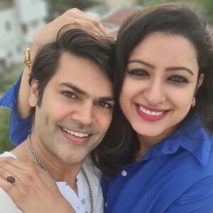 Ganesh Venkatraman Instagram - Admiring her Pregnancy Glow 😍 
Sundays are mandatory Mottamaadi Romance as the sun sets 😉🌞 

#lifessimplepleasures
#lovelifelaughter 
@prettysunshine28