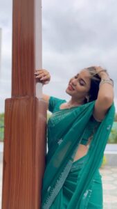 Hamida Khatoon Instagram - 💚💚

Blouse: - @bytarunisrigiri 

Jewellery:- @navkar_boutique 

#nofilter 
#hamida 
#hamidakhatoonfans 
#hamidakhatoon 
#trending 
#vibes 
#saree 
#crush 
#love 
#réel 
#reelitfeelit 
#reelsinstagram 
#reelkarofeelkaro