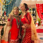 Hiba Nawab Instagram - Dulhaniyan le jaayenge? Good looks good looks and lots of laughter 💋💯