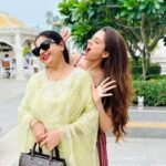 Hiba Nawab Instagram - Happy happy birthday mummaaaa♥️♥️