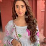 Hiba Nawab Instagram - Jhumka #bareillykebazarmei 🥰