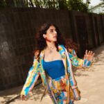 Isha Talwar Instagram - Saare mainu Bijlee Bijlee Kehan Jihde Utte Girdi Bachda Vi Kakh Ni Taare Vi Darr Ke Rehan !!!! Promotion - Day 3 for saas bahu aur 🦩 Wearing @doh_tak_keh Earrings @curatedcuriosities_ Shoes @sko.store Shot by @yugammonga Styled by @sobia93 Make-up @nikitashak Hair @hairmovesartistry