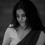 Isha Talwar Instagram - Beginning with Shringara - ending with Shringara and everything else that happens in between!! Navarasa Sadhana @natanakairali by Guruji Venu G .. miss you Guruji ! Thank you for changing the course of my life ❤️❤️❤️ #abhinaya Photographs by @manojparameswaran 🤍 Natanakairali