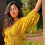 Ishita Dutta Instagram - #sunkissed 💛 Wearing @howwhenwearclothing