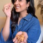 Ishita Dutta Instagram - Eating a handful of almonds everyday is by far one of the best habits I have cultivated to maintain healthy and glowing skin! #StayBeautifulWithAlmonds #almonds #paidpartnership #collab