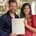 Ishita Dutta Instagram - Super excited to receive this YouTube award 🙌🏼 This accomplishment is a significant milestone in our life. We started Vloging and creating videos during the lockdown from home. We had no idea that our videos would be such a huge hit. People often come up to us and tell us how much they enjoy watching our videos and that they bring a smile on your faces. We are extremely honoured to receive this award. We would like to thank all our fans for making this happen and YouTube for recognising us 🙏🏼 @youtubeindia @youtubecreatorsindia @youtube