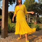 Ishita Dutta Instagram - #sunkissed 💛 Wearing @howwhenwearclothing