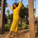 Ishita Dutta Instagram - #sunkissed 💛 Wearing @howwhenwearclothing