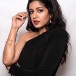 Ishita Dutta Instagram - Cause am feeling….. Good 🖤 Styled by @natashaabothra Team @priyankaa.a_91 @mausmi_mitra_ Outfit @nikhilthampi @labelrsvp Rings @tuluaindia Earrings @cherryblossoms.designs Hand Cuff -@womencode.in Photographer @ashish_ojha_photography