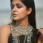 Ishita Dutta Instagram - Obsessed 🖤 Styled by: @styleitupbyaashna Shot by: @vinaylolam_ Outfit: @kaliclothingsco Jewellery: @fashionjewellery_21 Hair & Makeup: @makeup_by_neha_ansari