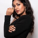 Ishita Dutta Instagram - Cause am feeling….. Good 🖤 Styled by @natashaabothra Team @priyankaa.a_91 @mausmi_mitra_ Outfit @nikhilthampi @labelrsvp Rings @tuluaindia Earrings @cherryblossoms.designs Hand Cuff -@womencode.in Photographer @ashish_ojha_photography
