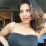 Iswarya Menon Instagram - Hey hey hey!!! Did you miss me ??? Been a week , so just Checking up on you 💋♥️