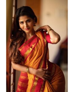 Iswarya Menon Instagram - 💛❤️
.
📷 @camerasenthil 
@jeevithamakeupartistry 
@ivalinmabia