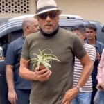 Jackie Shroff Instagram - The evergreen Jackie Shroff spreading his message of environment positivity everywhere he goes. Whether it’s during work or play, he never misses a chance to inspire his fans #JackieShroff @apnabhidu #greenchampion #planetpositive #pedlagao #plantmoretrees