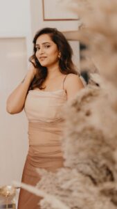 Jacqueline Fernandas Instagram - En Aasa Romba Paavam
Konjam Kan Eduthu Paaru 😉

Photography @wabi_sabi_photography_ 
Edit @lonely_boy_sha 
Makeup @priyaprabu_artistry