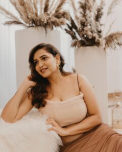 Jacqueline Fernandas Instagram - 🤎

Photography @priroo_ @wabi_sabi_photography_ 
Makeup @priyaprabu_artistry