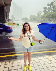 Jacqueline Fernandas Instagram - Drenched in love 🤍

#singapore #vacation #love #rain #bts #lyf #moment