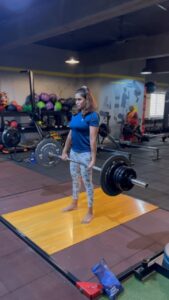 Jacqueline Fernandas Instagram - Work in progress 🏋️‍♀️ 
Squads 70kg deadlift 80kg 
@editfitness 

#gymmotivation #mondaymotivation #happiness #love #stronger #bts #editfitness #doit
